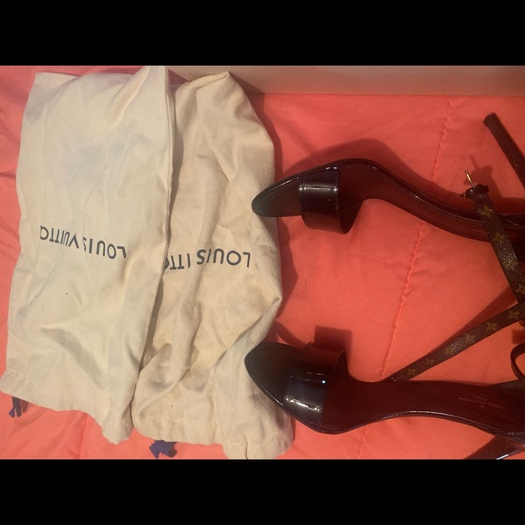 Heels - Picture 6 of 7